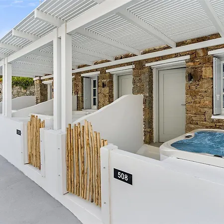 Penelope Village מלון