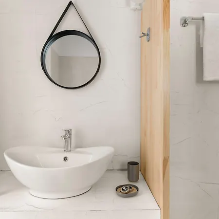 Penelope Village מלון