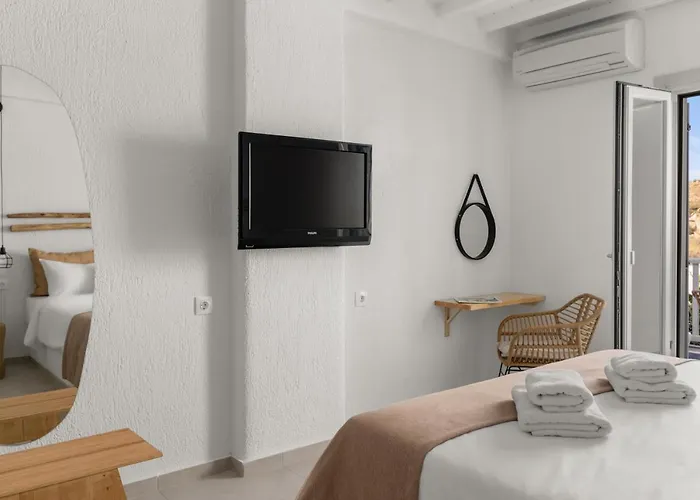 Penelope Village מלון