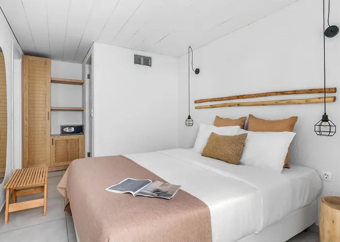 Penelope Village מלון